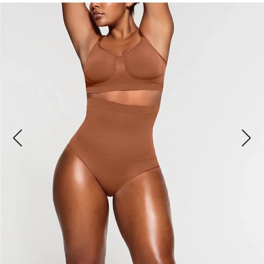 SKIMS NWT high-waisted brief core control in the color bronze size 4XL